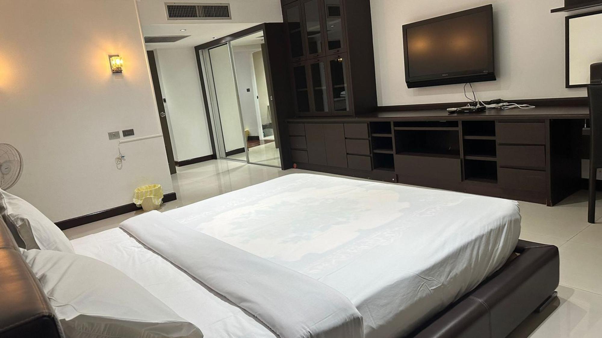 Omni Tower Sukhumvit Soi 4 Direct Apartment Bangkok Ngoại thất bức ảnh