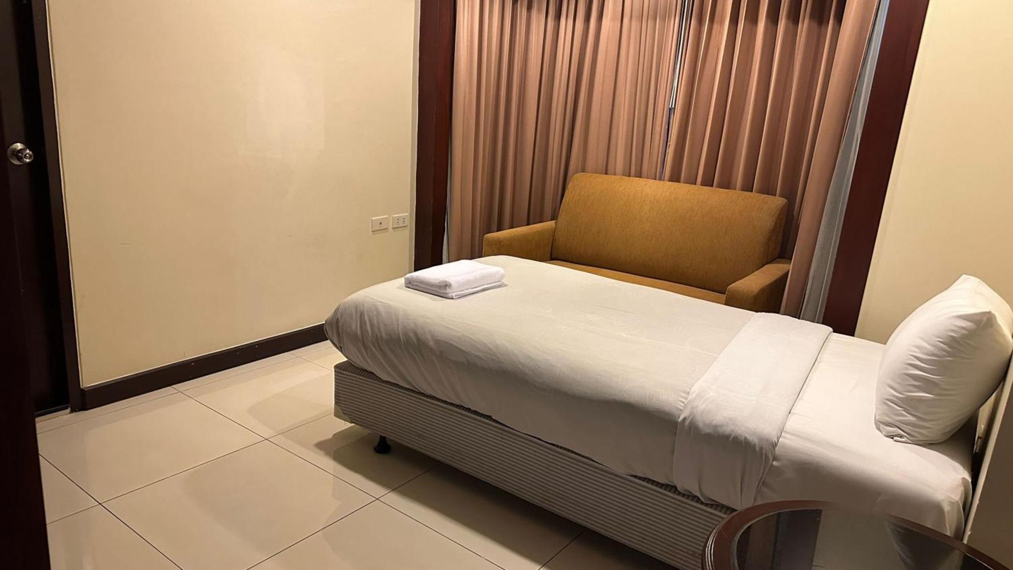 Omni Tower Sukhumvit Soi 4 Direct Apartment Bangkok Ngoại thất bức ảnh